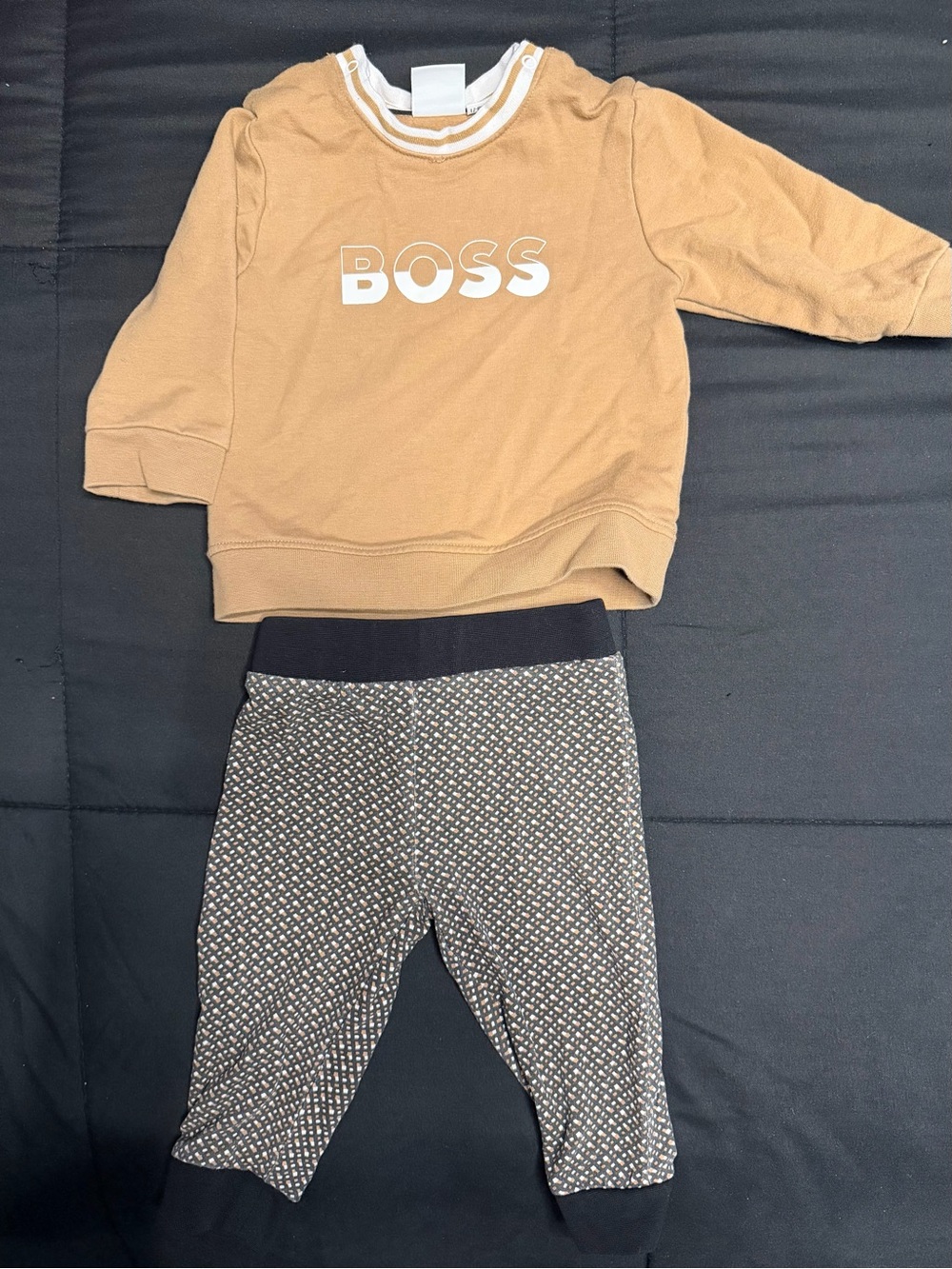 BOSS Hugo Boss Baby 2-Piece Sweatshirt & Pants Set – 9 Months
